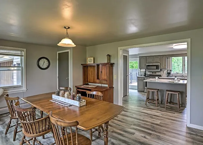 Millersburg Home W/ Covered Porch & Fire Pit!