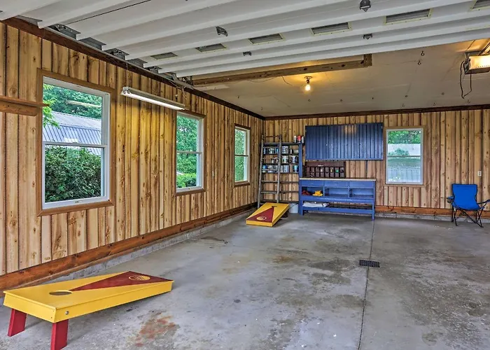 Millersburg Home W/ Covered Porch & Fire Pit!