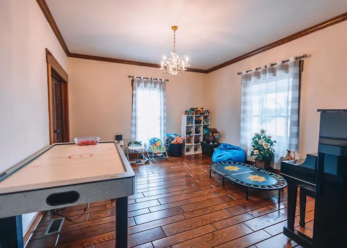 Downtown Escape Great For Large Families & Groups